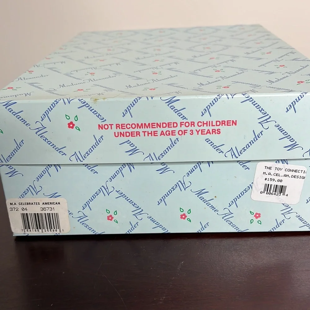 10" Madame Alexander Celebrates American Design #25590 - Picture 8 of 9